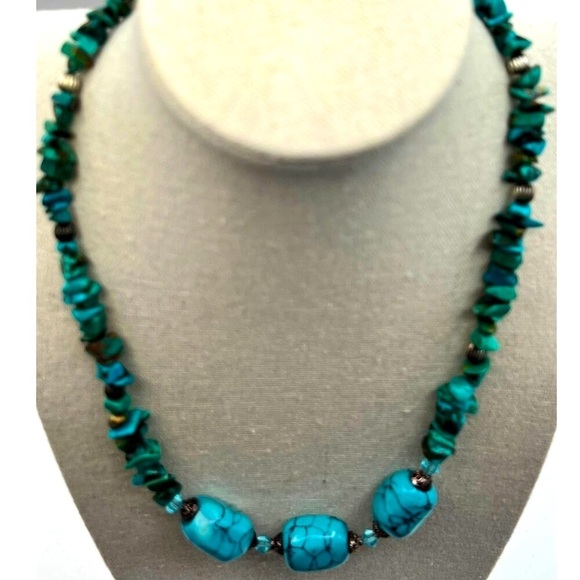 Vintage Geniune Turquoise & Howlite Beaded Necklace - Picture 2 of 8